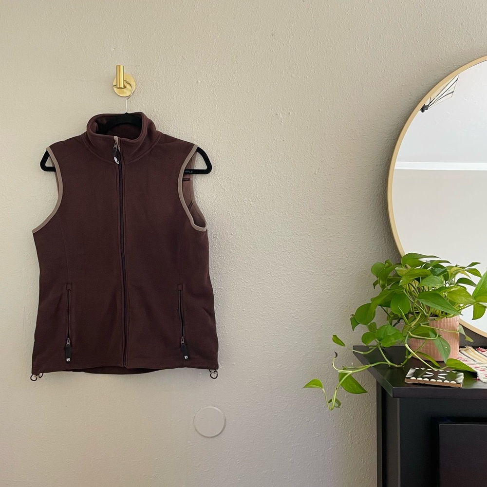 Predator Microfleece Vest in Plum